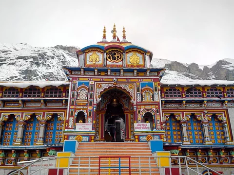 Badrinath-temple-chardham-tour-package