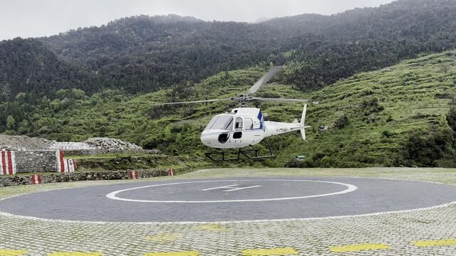 kedarnath-temple-helicoptor